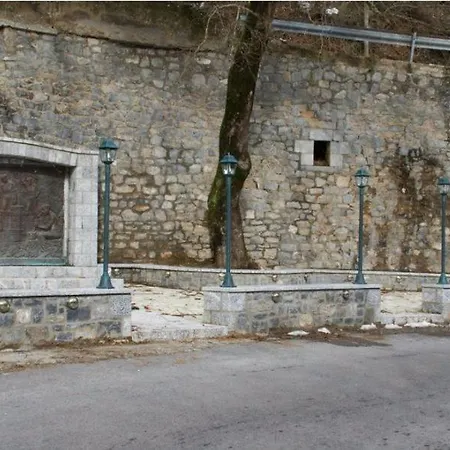 Stonehouse Dome Lagadia