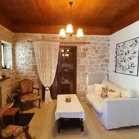 Stonehouse Dome Lagadia