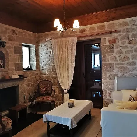 بيت للعطل Stonehouse Dome Lagadia *