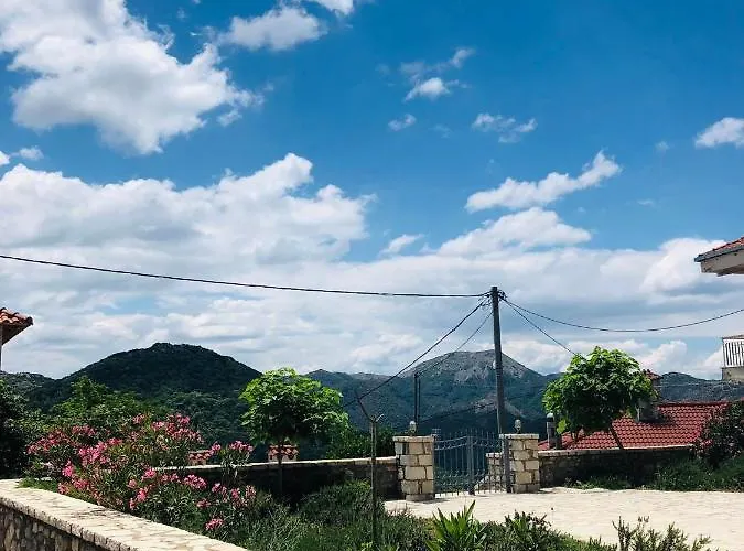 Stonehouse Dome Lagadia *