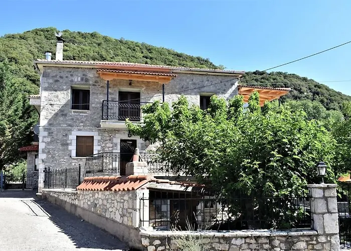 Stonehouse Dome Lagadia Feriehus *