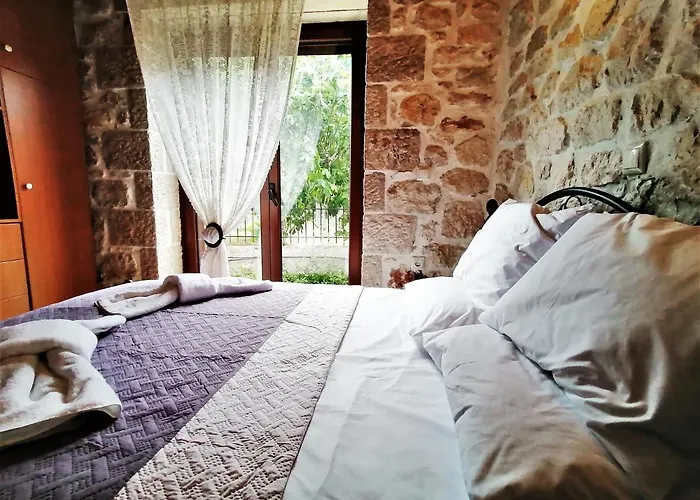 Stonehouse Dome Lagadia