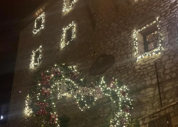 Stonehouse Dome Lagadia * Lagkadia